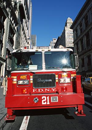 便利に使える中古トラッククレーン付車両